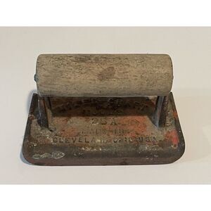 Vintage Miles‎ Craft Cement Masonry Cast Iron Tool 25A Wood Handle Cleveland, OH